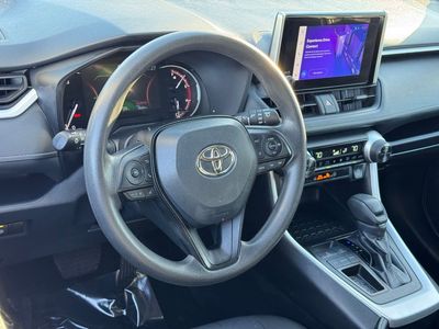 2024 Toyota RAV4 XLE - Photo 18