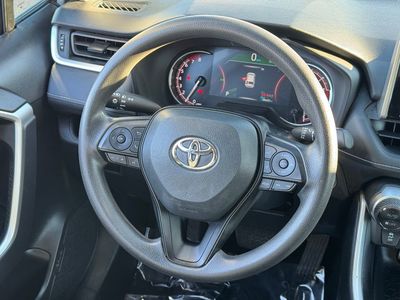 2024 Toyota RAV4 XLE - Photo 17