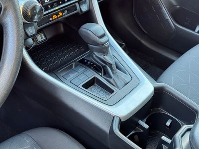 2024 Toyota RAV4 XLE - Photo 19