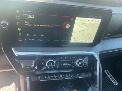 2025 GMC Sierra 3500HD — photo 11 view