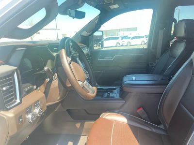 2025 GMC Sierra 3500HD — photo 9 view