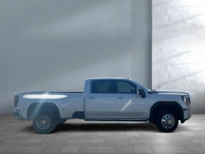 2025 GMC Sierra 3500HD — photo 7 view
