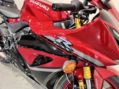 2025 Suzuki GSX-R1000R - Photo 12