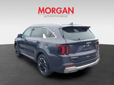 2025 Kia Sorento — rear three-quarter view