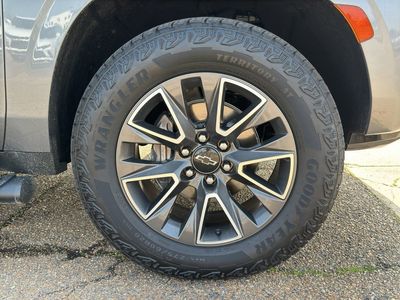 2022 Chevrolet Suburban - Photo 9
