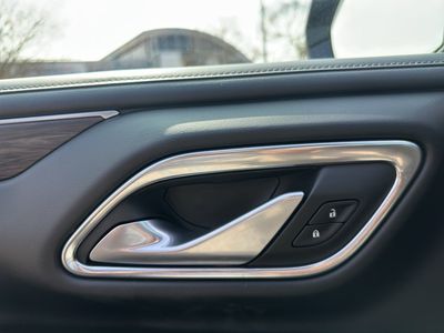 2022 Chevrolet Suburban - Photo 20