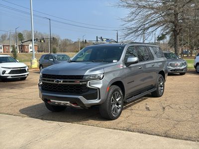 2022 Chevrolet Suburban - Photo 3