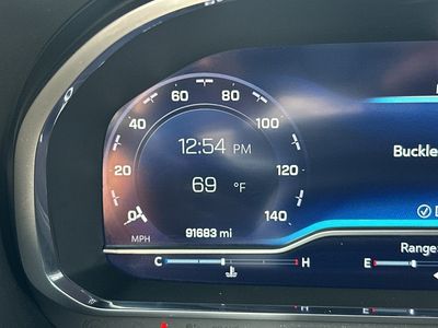 2022 Chevrolet Suburban - Photo 17