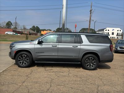 2022 Chevrolet Suburban - Photo 4
