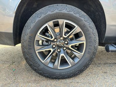 2022 Chevrolet Suburban - Photo 10