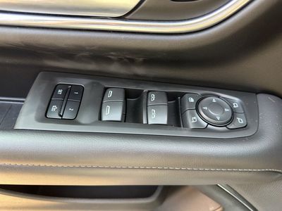 2022 Chevrolet Suburban - Photo 21