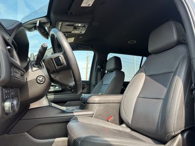 2022 Chevrolet Suburban - Photo 14
