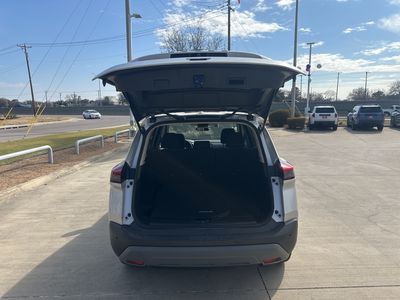 2023 Nissan Rogue — photo 9 view