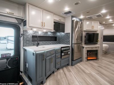 2026 Fleetwood Bounder - Photo 14