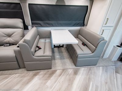 2026 Fleetwood Bounder - Photo 9