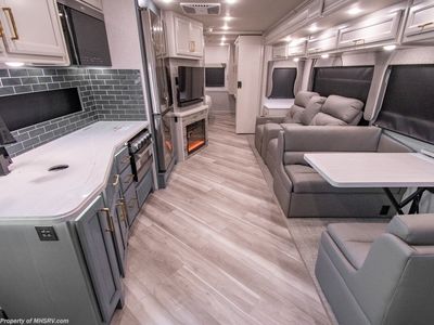 2026 Fleetwood Bounder - Photo 7
