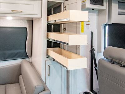2026 Fleetwood Bounder - Photo 10