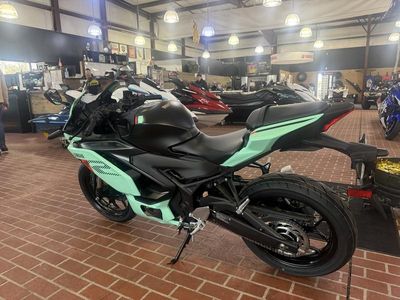 2026 Yamaha YZF-R3 - Photo 6