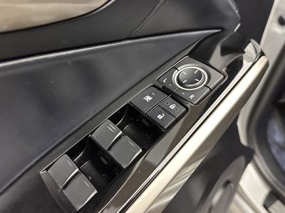 2019 Lexus IS - Photo 11