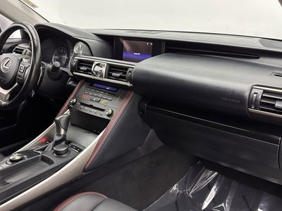 2019 Lexus IS - Photo 31