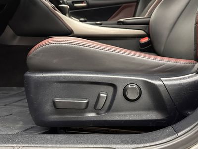 2019 Lexus IS - Photo 12
