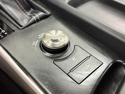 2019 Lexus IS - Photo 18