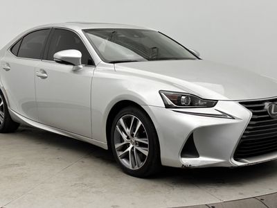 2019 Lexus IS - Photo 3