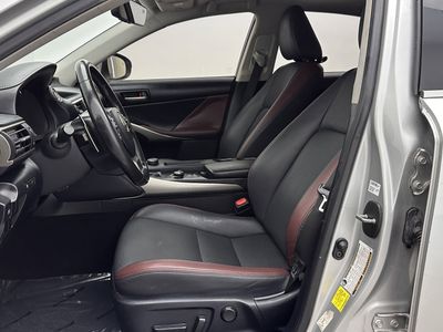 2019 Lexus IS - Photo 13