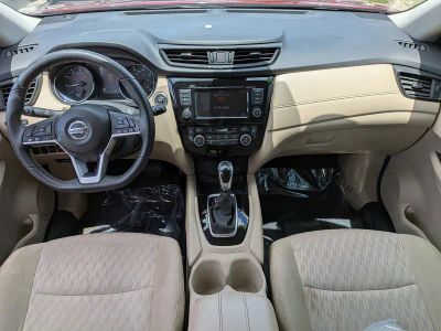2019 Nissan Rogue — photo 16 view