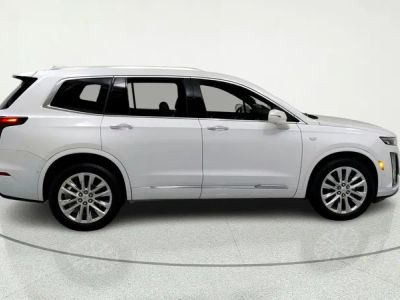 2020 Cadillac XT6 — detail view
