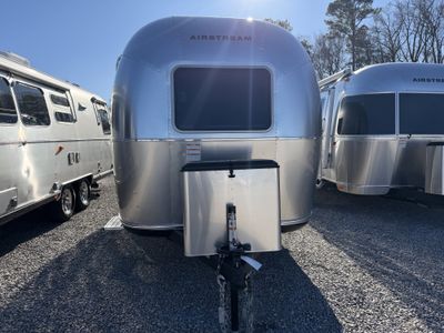 2026 Airstream WORLD TRAVELERUSA — side profile view