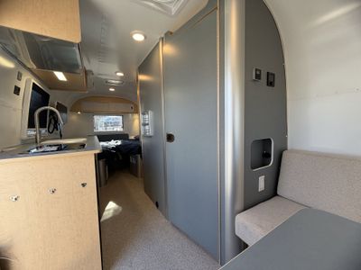 2026 Airstream WORLD TRAVELERUSA — photo 15 view