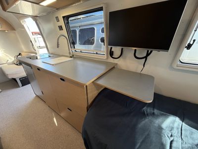 2026 Airstream WORLD TRAVELERUSA — photo 26 view