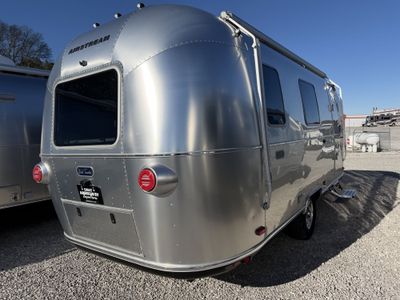 2026 Airstream WORLD TRAVELERUSA — photo 10 view