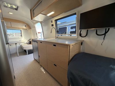 2026 Airstream WORLD TRAVELERUSA — photo 25 view