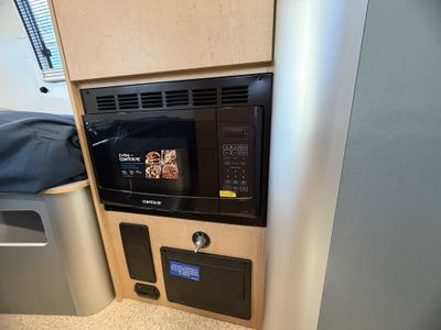 2026 Airstream WORLD TRAVELERUSA — photo 20 view