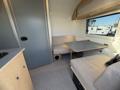 2026 Airstream WORLD TRAVELERUSA — photo 12 view