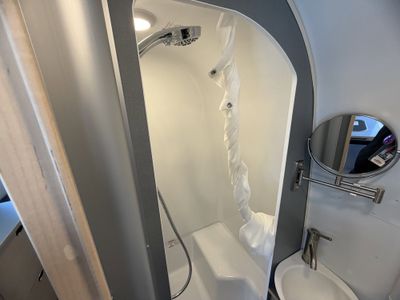 2026 Airstream WORLD TRAVELERUSA — photo 17 view