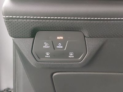 2025 Volkswagen Atlas Cross Sport — photo 13 view