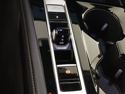 2025 Volkswagen Atlas Cross Sport — photo 21 view