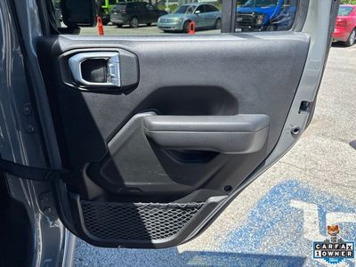 2022 Jeep Wrangler — photo 39 view