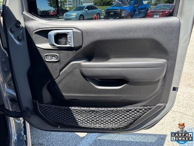 2022 Jeep Wrangler — photo 46 view
