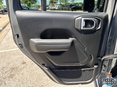 2022 Jeep Wrangler — photo 35 view
