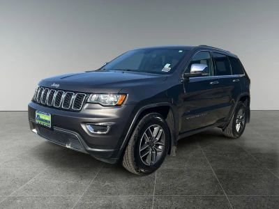 2019 Jeep Grand Cherokee — rear three-quarter view