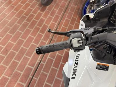 2026 Suzuki GSX-8R - Photo 13