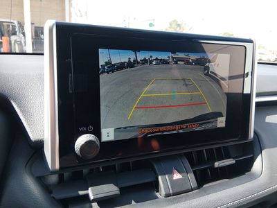 2024 Toyota RAV4 - Photo 16