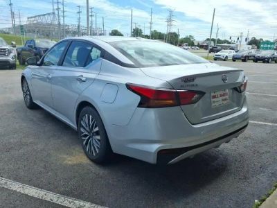 2024 Nissan Altima — detail view