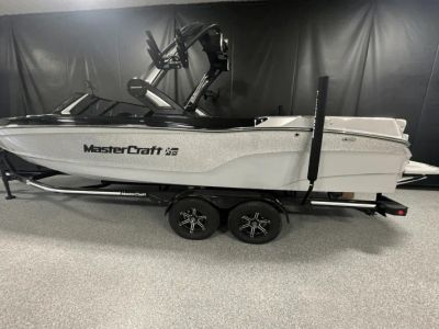 2024 Mastercraft XT25 - Photo 3