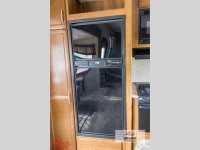 2017 Crusader LITE 27RK — photo 16 view