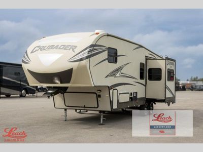 2017 Crusader LITE 27RK — detail view